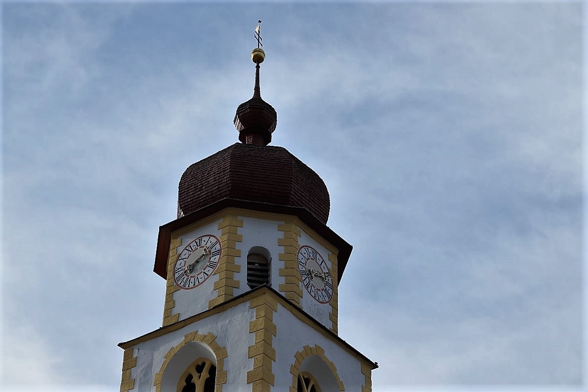 Kirchturmuhr, Pfarrkirche Barwies. (Foto: Knut Kuckel)